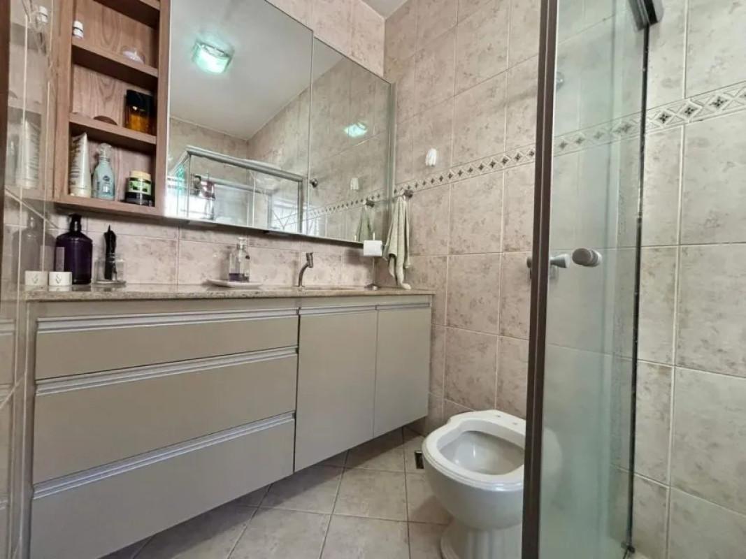 Casa, Castelo, 4 Quartos, 4 Vagas, 1 Suíte