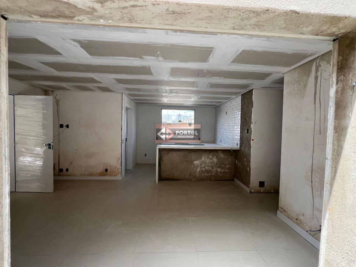 Apartamento, Sagrada Família, 2 Quartos, 2 Vagas, 1 Suíte