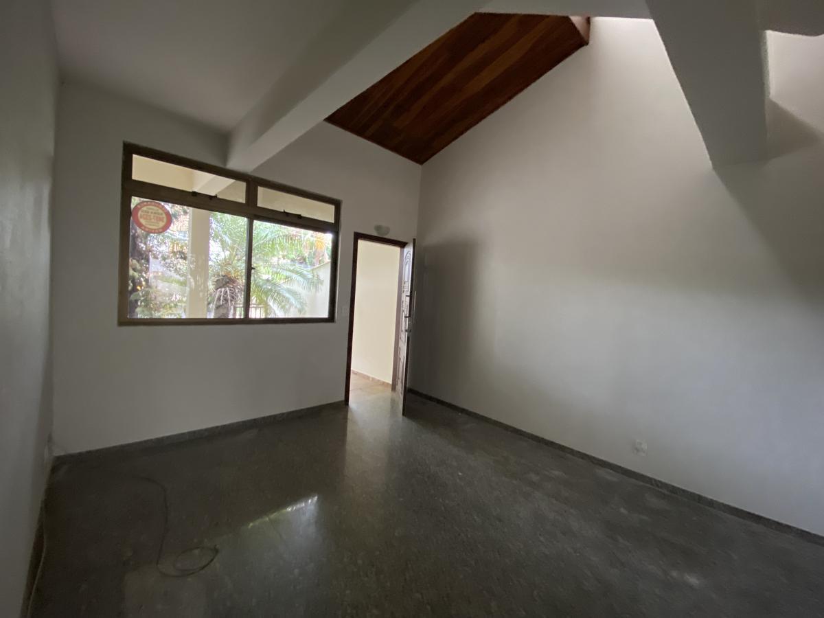 Casa, Castelo, 4 Quartos, 2 Vagas, 2 Suítes