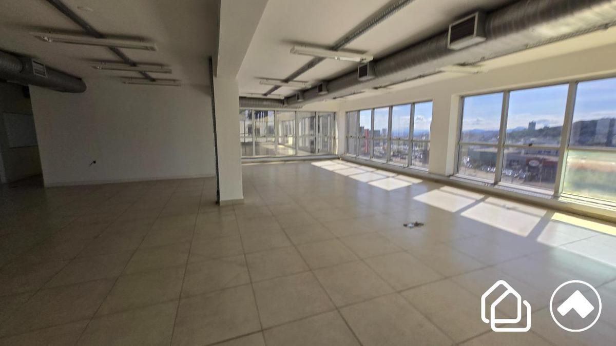 Sala, Estoril, 4 Vagas