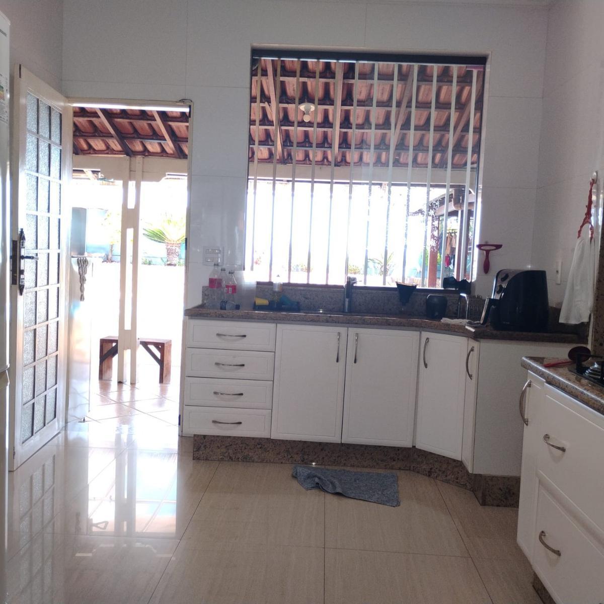 Casa, Castelo, 4 Quartos, 4 Vagas, 1 Suíte