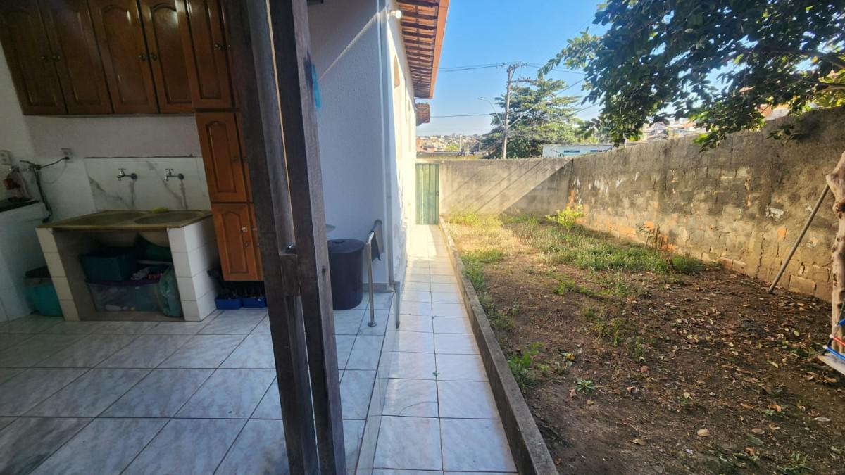 Casa, Jardim Pérola, 3 Quartos, 2 Vagas, 1 Suíte
