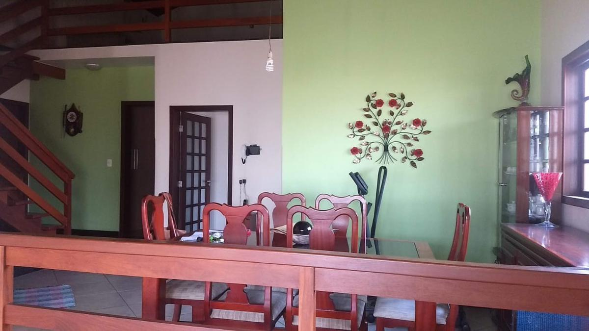Casa, Castelo, 3 Quartos, 4 Vagas, 1 Suíte