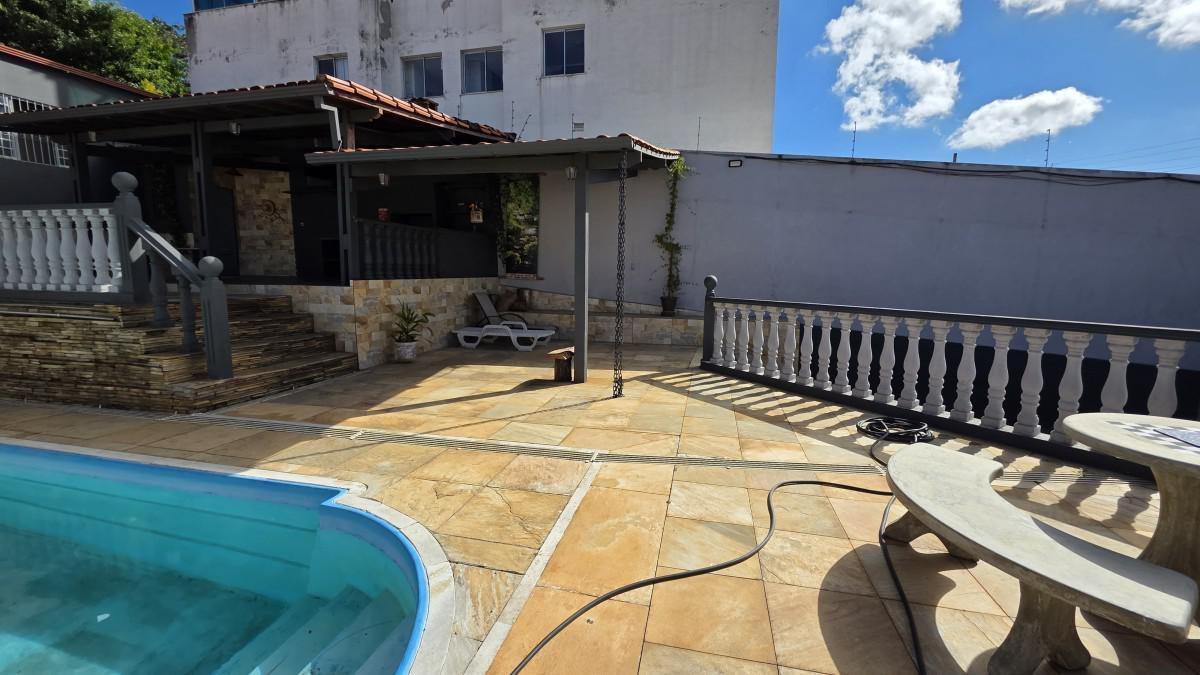 Casa, Jardim Leblon, 2 Quartos, 5 Vagas, 1 Suíte