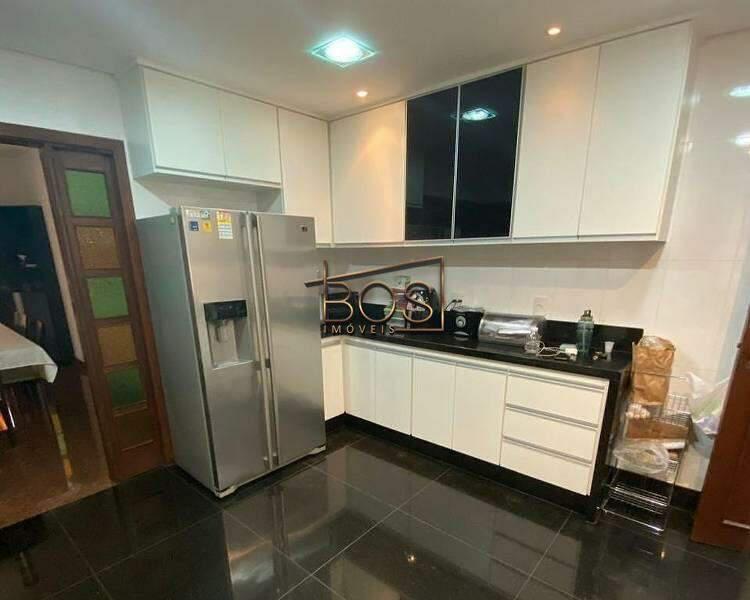 Casa, Santa Lúcia, 5 Quartos, 4 Vagas, 3 Suítes