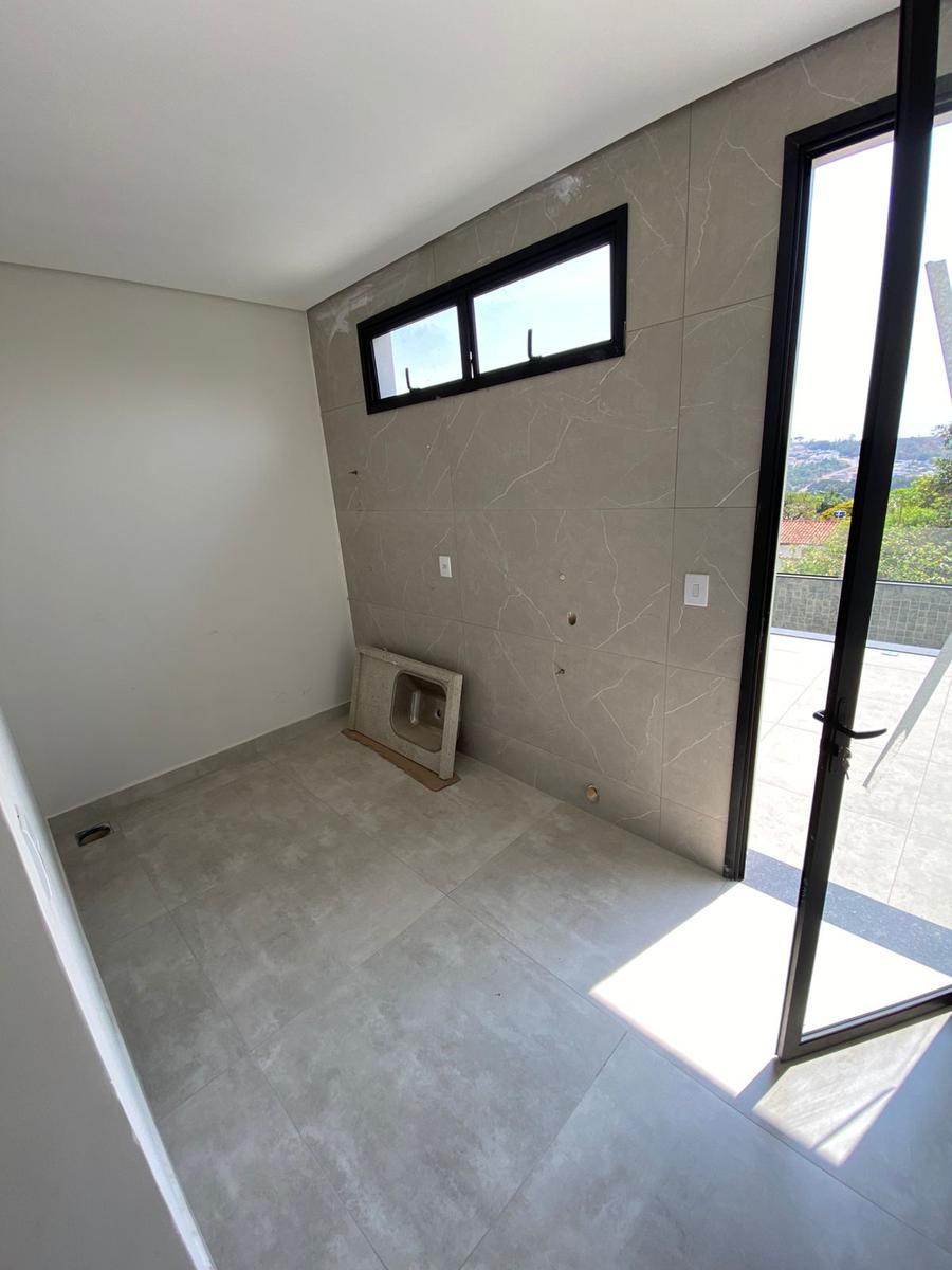 Casa, Santa Luiza, 4 Quartos, 6 Vagas, 2 Suítes