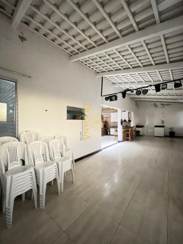 Prédio, Centro, 3 Quartos, 4 Vagas, 1 Suíte