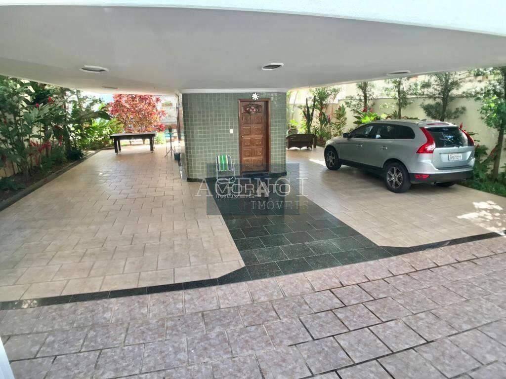 Casa, Castelo, 4 Quartos, 0 Vaga, 1 Suíte