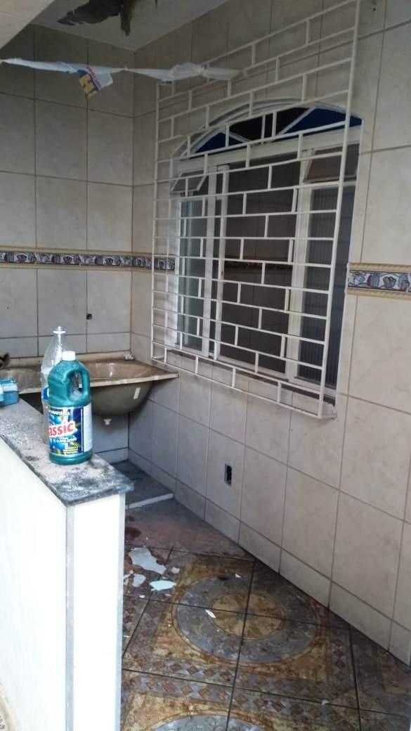 Casa, Sagrada Família, 4 Quartos, 0 Vaga, 1 Suíte