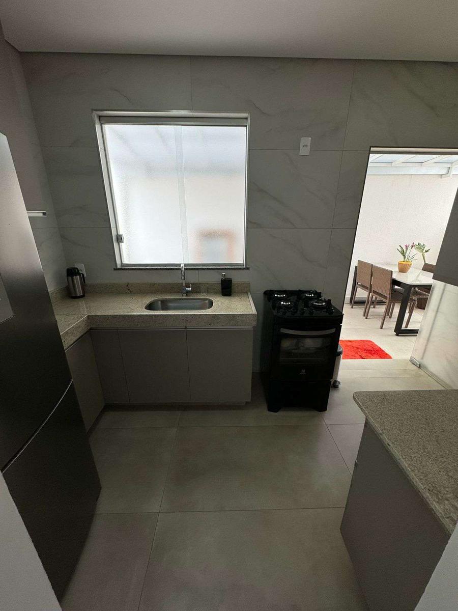 Apartamento, Sagrada Família, 2 Quartos, 2 Vagas, 1 Suíte