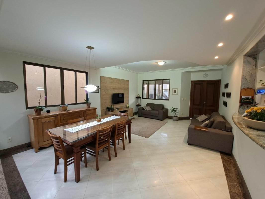 Casa, Itapoã, 4 Quartos, 2 Vagas, 1 Suíte
