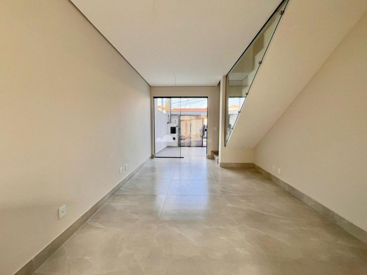 Casa, Planalto, 2 Quartos, 1 Vaga, 2 Suítes