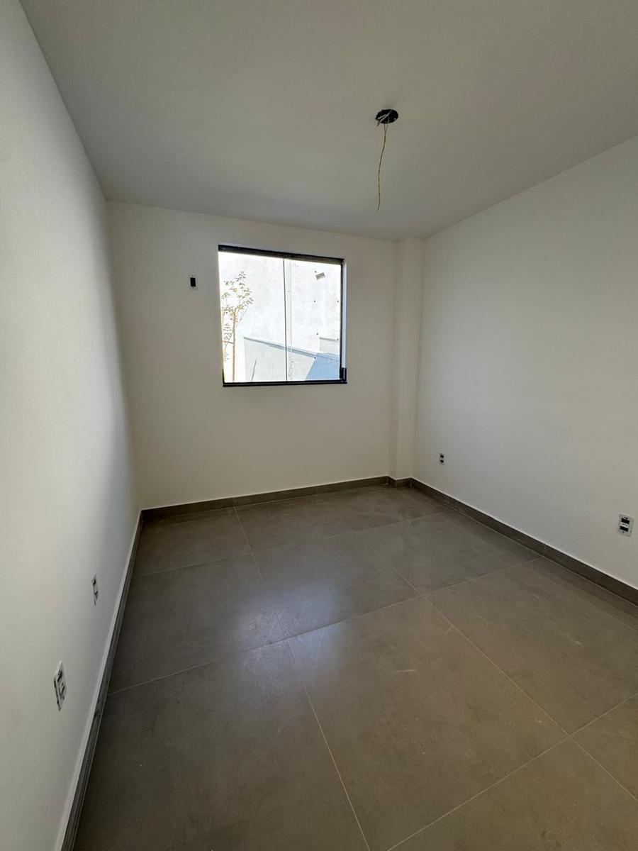 Casa, Santa Mônica, 2 Quartos, 1 Vaga, 2 Suítes