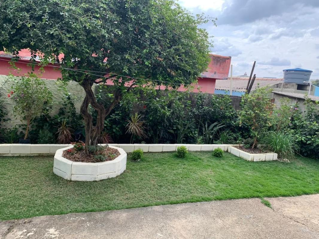Casa, Industrial, 4 Quartos, 4 Vagas, 1 Suíte