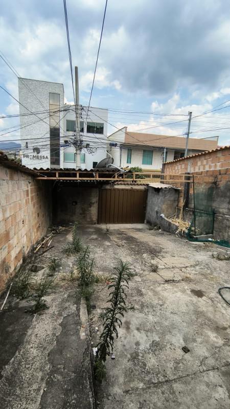 Casa, Industrial, 3 Quartos, 2 Vagas, 1 Suíte