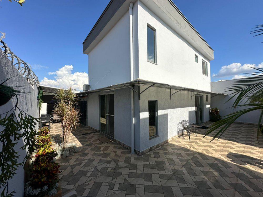 Casa, Masterville, 3 Quartos, 3 Vagas, 1 Suíte