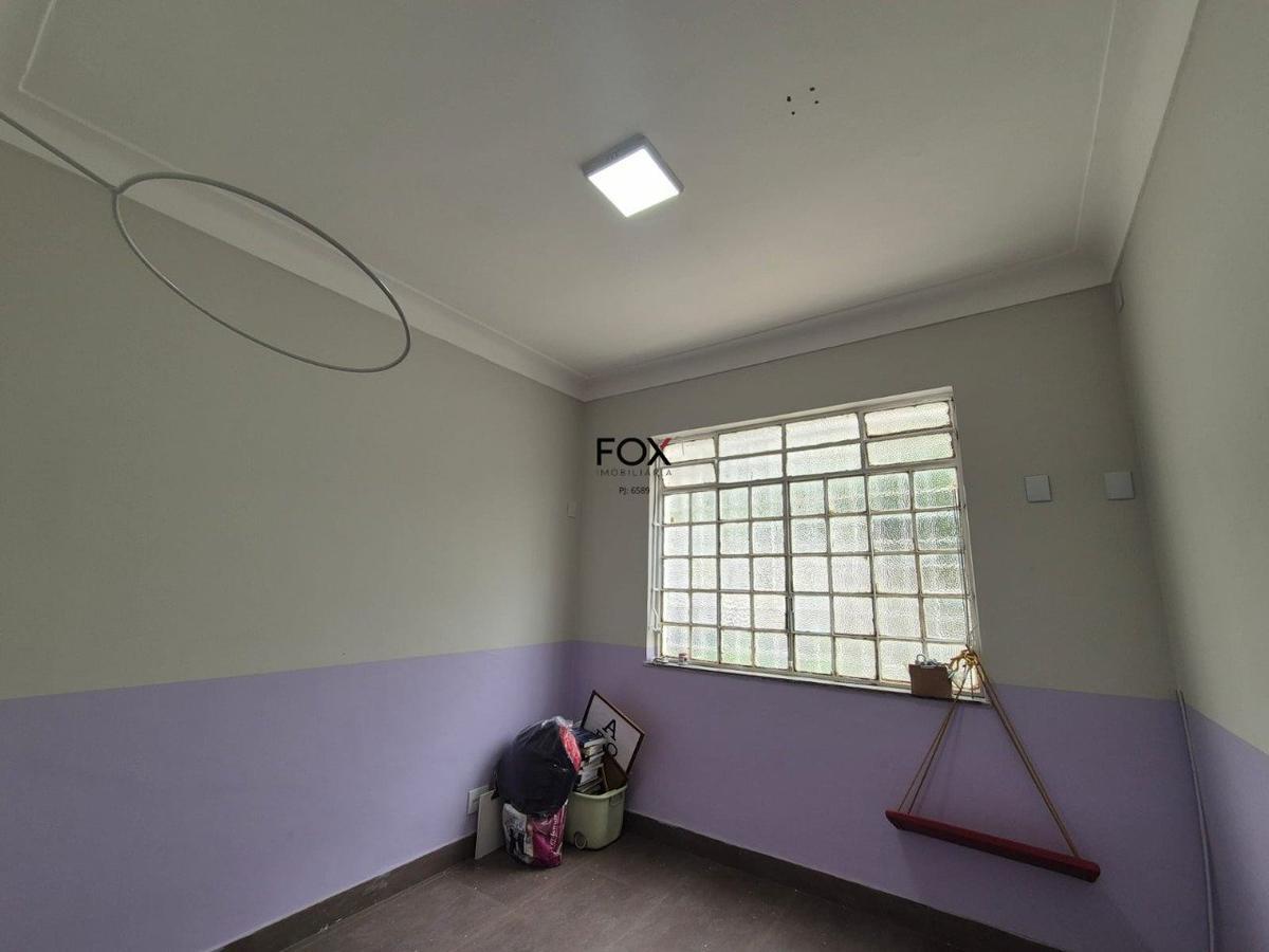 Casa, Funcionários, 5 Quartos, 2 Vagas, 1 Suíte