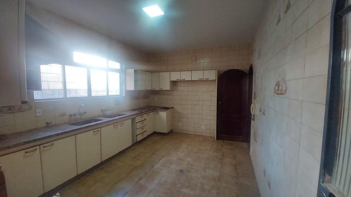 Casa, Santa Cruz, 4 Quartos, 4 Vagas, 2 Suítes