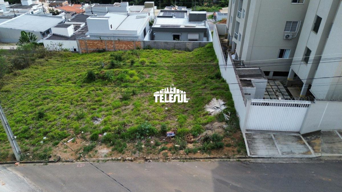 Lote, Vila Verde, 0 Quarto, 0 Vaga