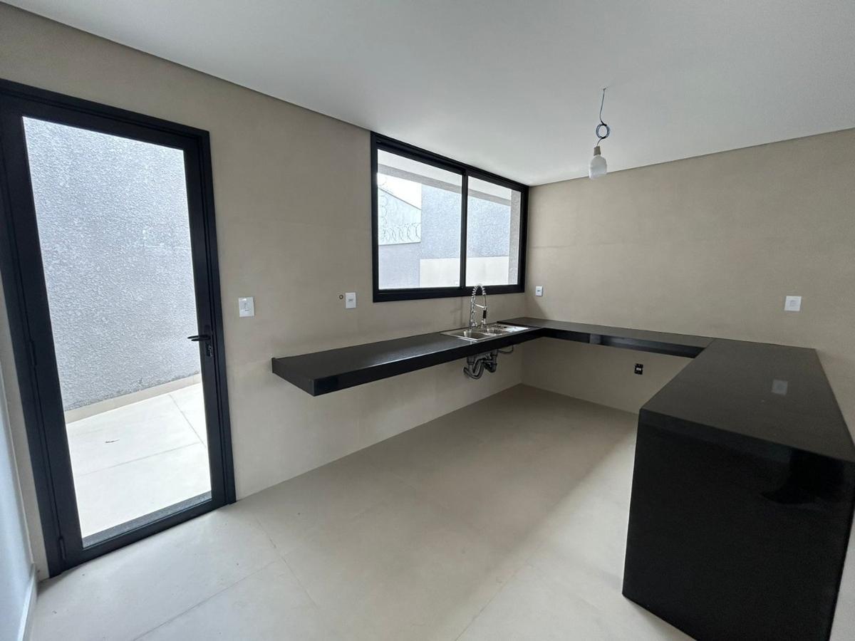 Casa, Fonte Grande, 3 Quartos, 2 Vagas, 1 Suíte