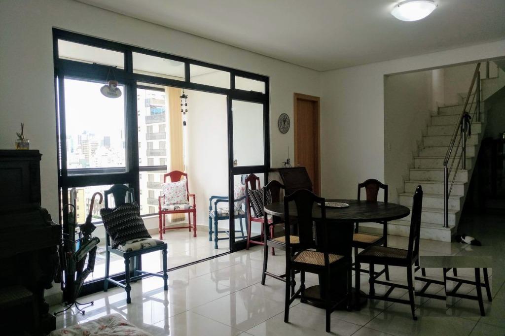 Cobertura, Funcionários, 4 Quartos, 5 Vagas, 2 Suítes