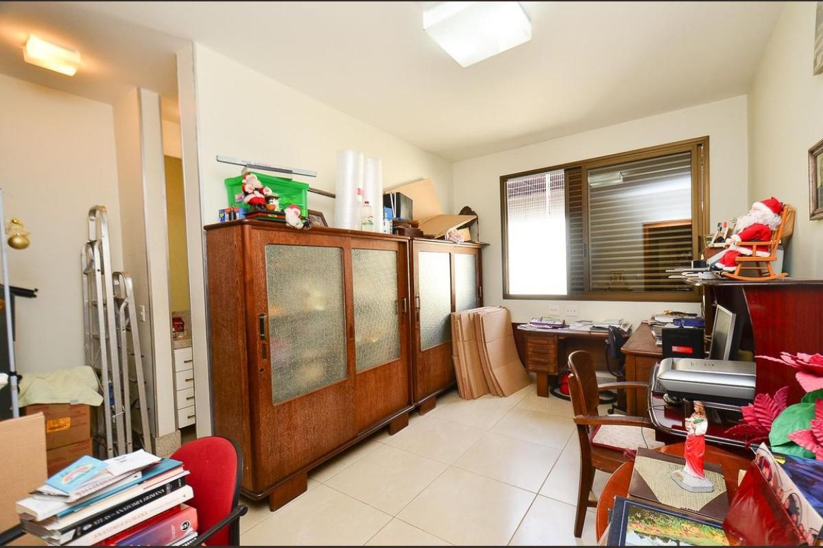 Casa, Comiteco, 4 Quartos, 10 Vagas, 4 Suítes