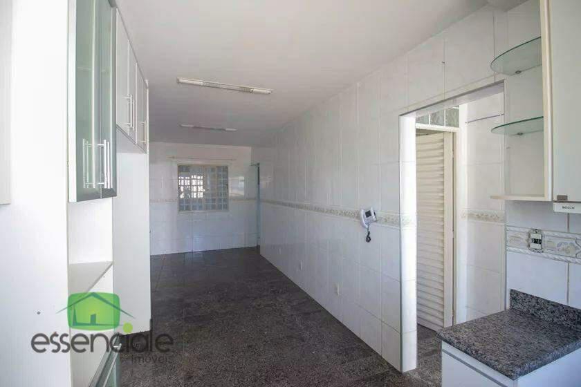 Casa, Europa, 3 Quartos, 6 Vagas, 1 Suíte