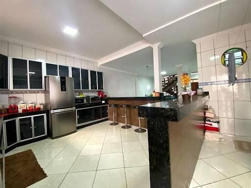 Casa, Industrial, 3 Quartos, 2 Vagas, 1 Suíte