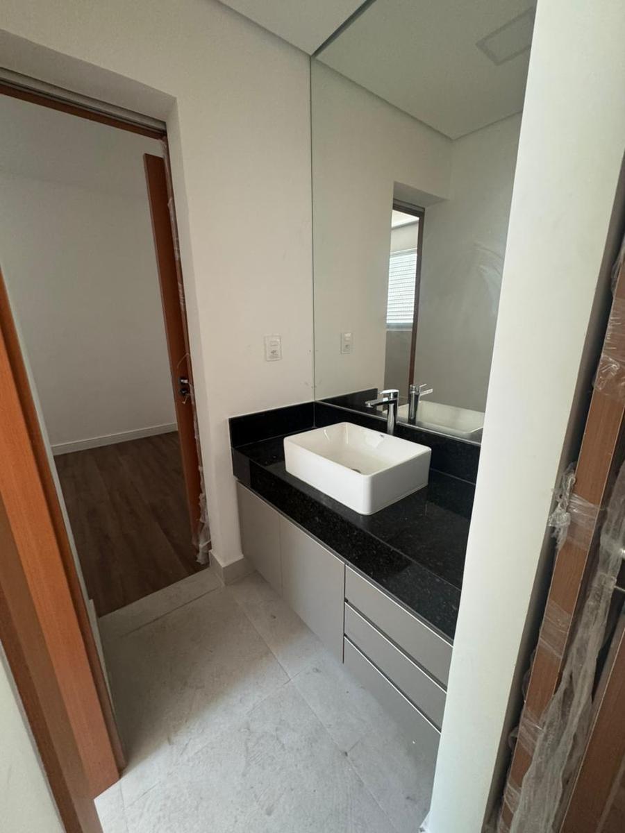 Apartamento, Colégio Batista, 4 Quartos, 2 Vagas, 2 Suítes