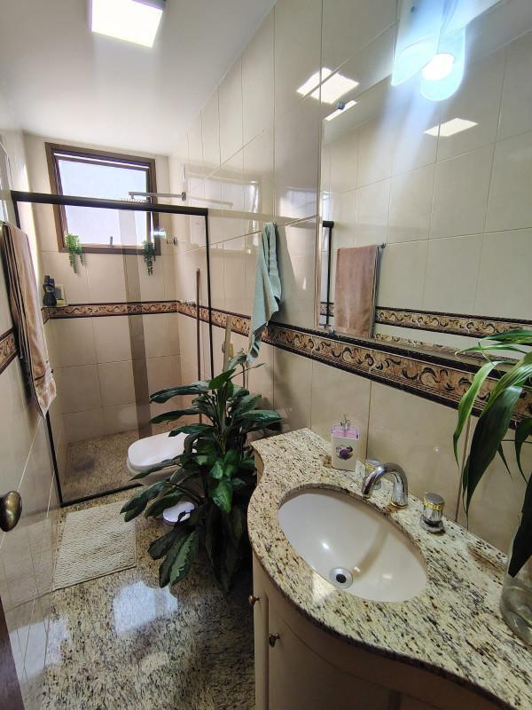 Apartamento, Barreiro, 4 Quartos, 2 Vagas, 1 Suíte