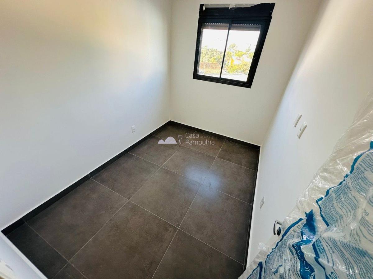 Casa, Santa Branca, 3 Quartos, 2 Vagas, 1 Suíte