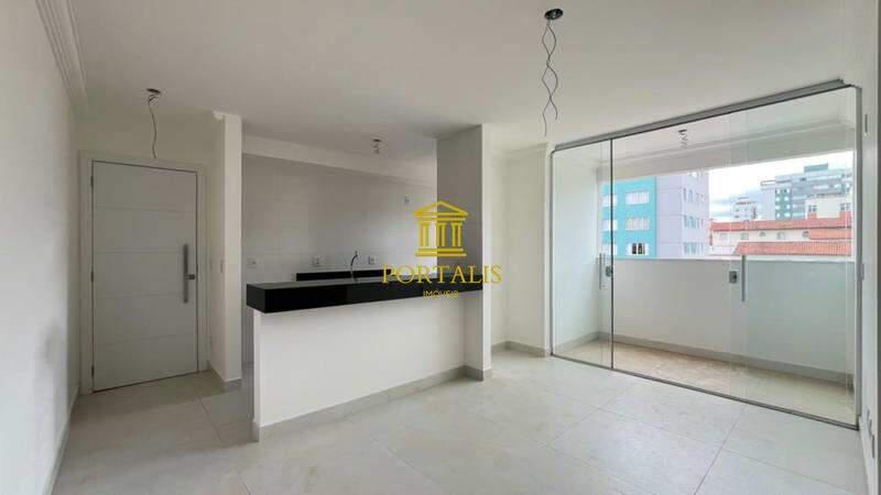 Apartamento, Sagrada Família, 3 Quartos, 2 Vagas, 1 Suíte