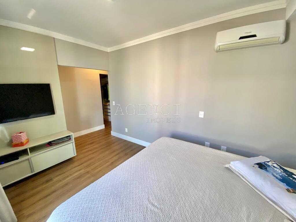Casa, Paquetá, 4 Quartos, 0 Vaga, 2 Suítes