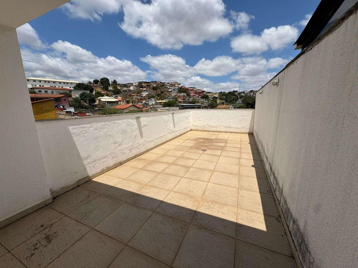 Cobertura, Concórdia, 2 Quartos, 2 Vagas, 1 Suíte