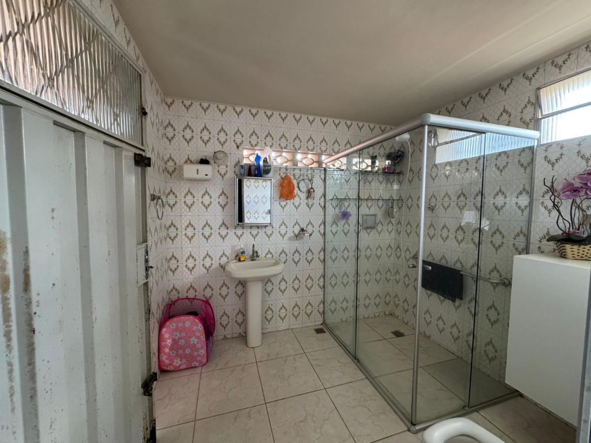Casa, Colégio Batista, 7 Quartos, 2 Vagas, 1 Suíte