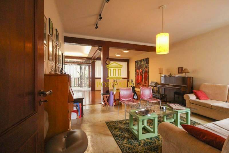 Casa, Serra, 4 Quartos, 5 Vagas, 1 Suíte