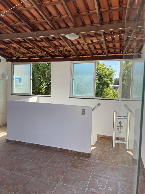 Casa, Nova Esperança, 2 Quartos, 0 Vaga