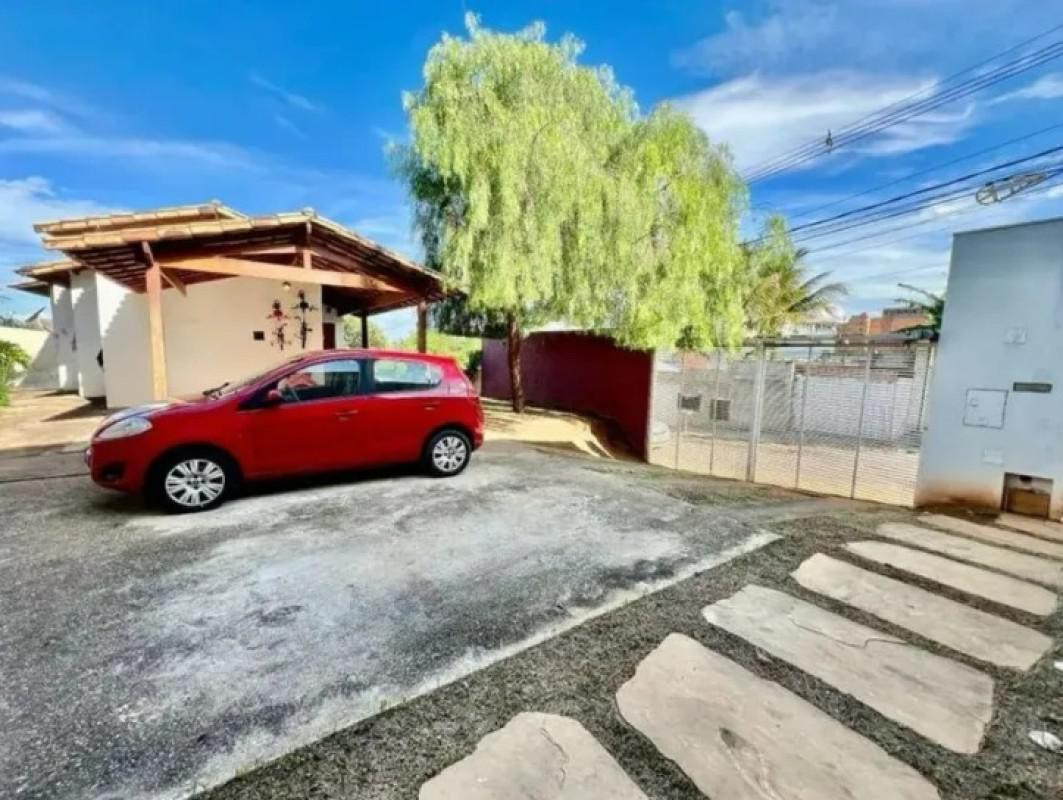 Casa, Trevo, 3 Quartos, 4 Vagas, 1 Suíte