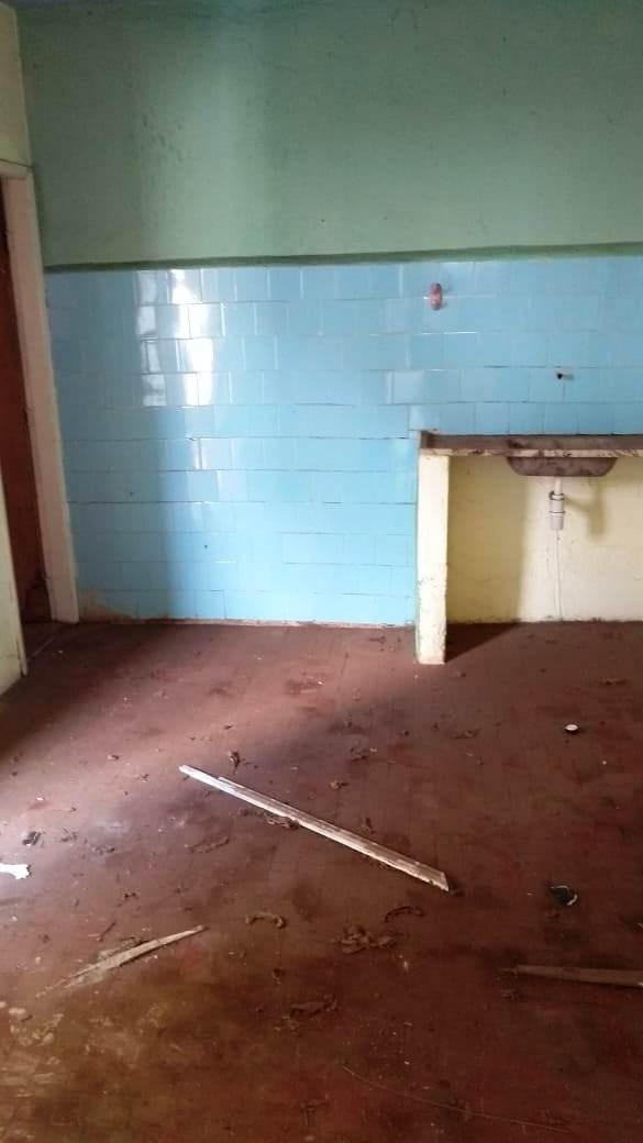 Casa, Sagrada Família, 4 Quartos, 0 Vaga, 1 Suíte