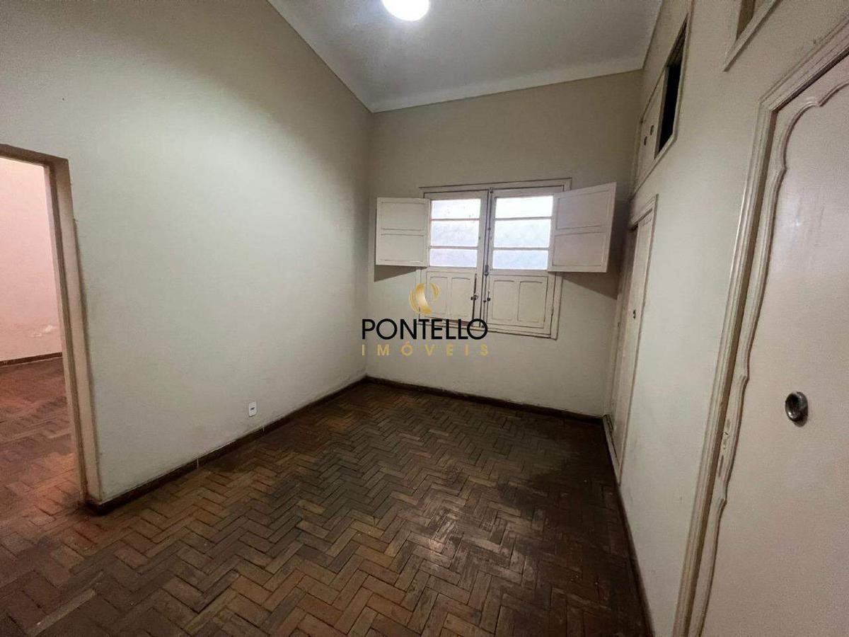 Casa, Centro, 4 Quartos, 2 Vagas, 1 Suíte