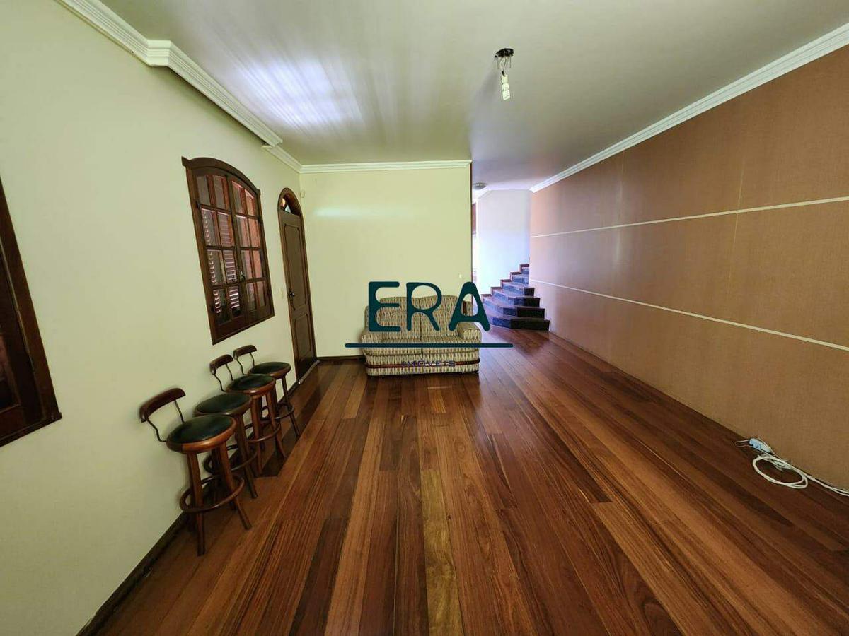 Casa, Santa Lúcia, 5 Quartos, 4 Vagas, 2 Suítes
