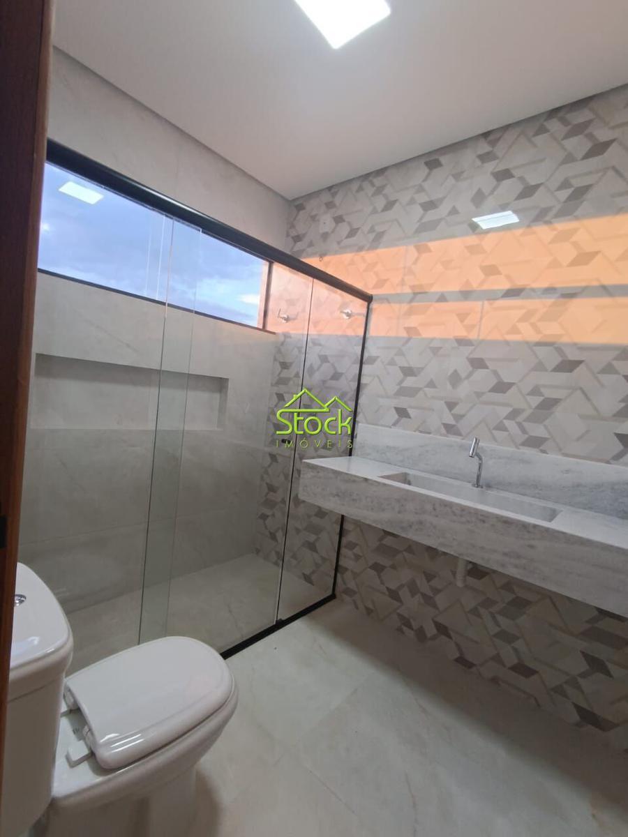 Casa, Jardim Imperial, 3 Quartos, 2 Vagas, 1 Suíte