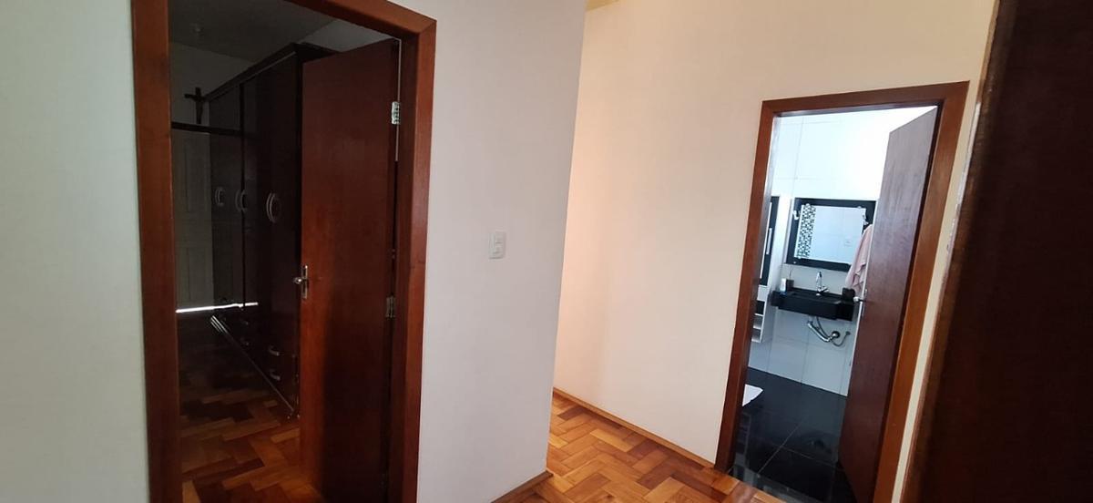 Casa, Centro, 3 Quartos, 2 Vagas, 1 Suíte