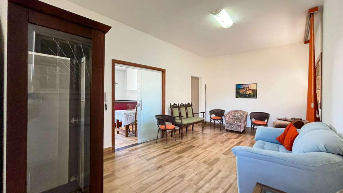 Apartamento, Floresta, 6 Quartos, 0 Vaga, 1 Suíte