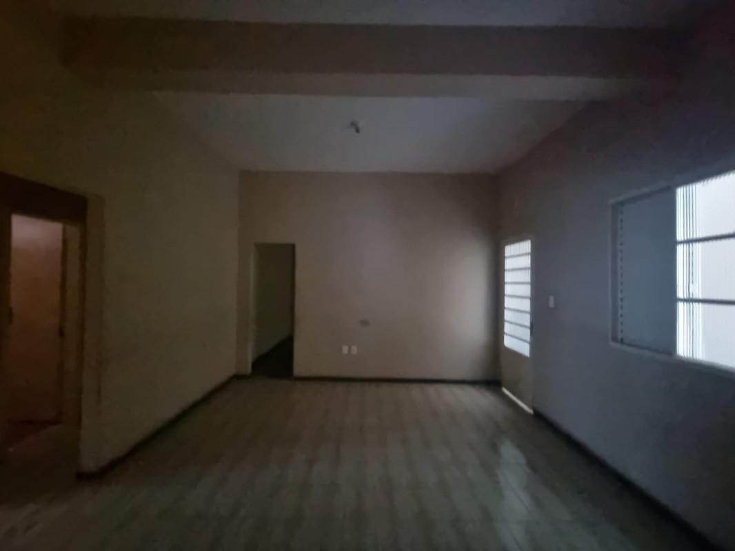 Casa, Santa Cruz Industrial, 4 Quartos, 10 Vagas, 1 Suíte