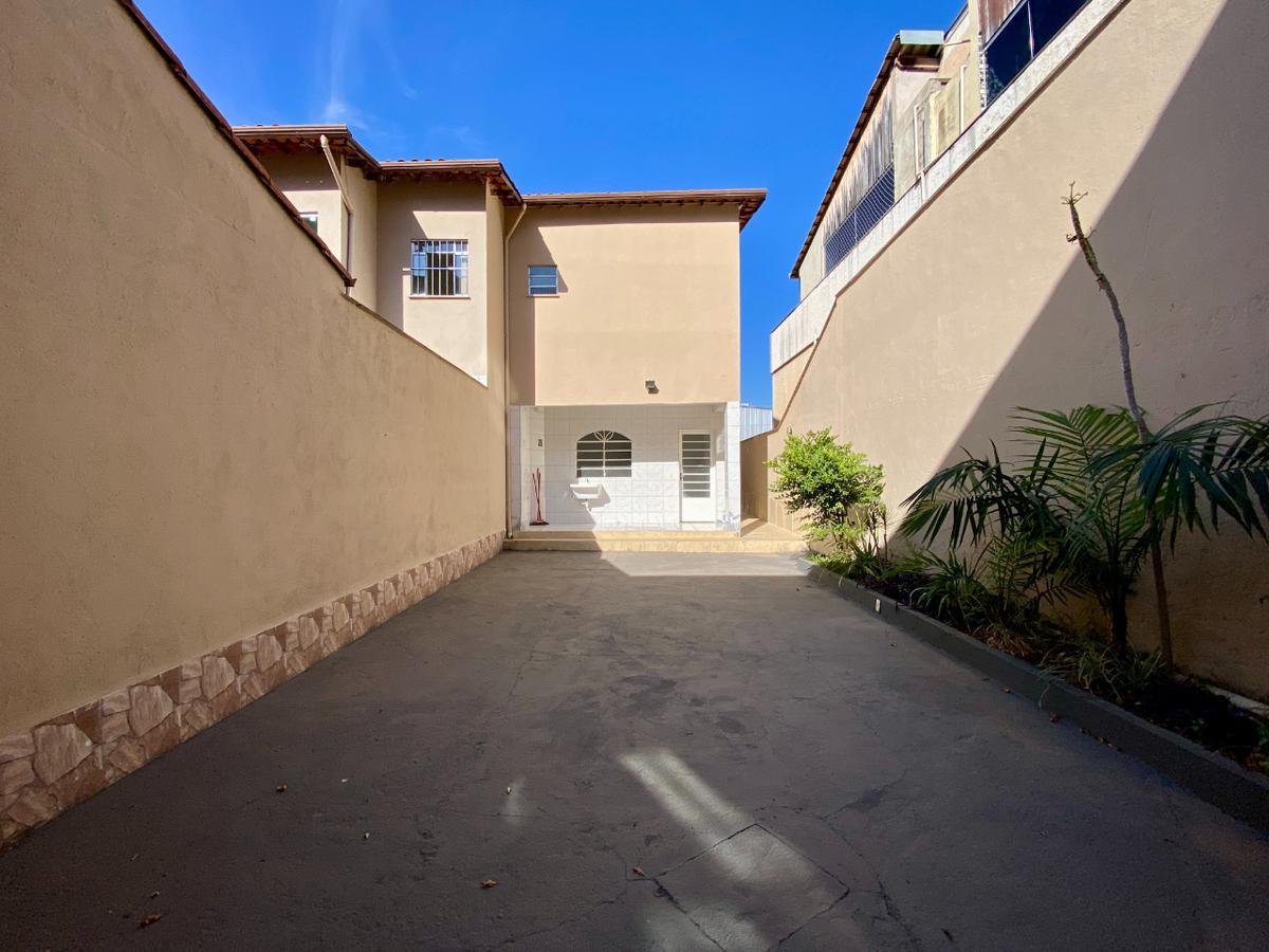 Casa, Paquetá, 3 Quartos, 4 Vagas, 1 Suíte