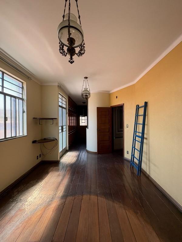 Casa, Jardim Riacho das Pedras, 4 Quartos, 6 Vagas, 2 Suítes