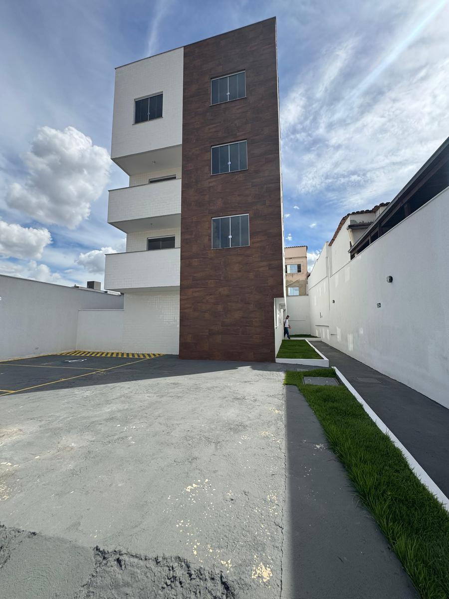 Cobertura, Coqueiros, 2 Quartos, 1 Vaga, 1 Suíte