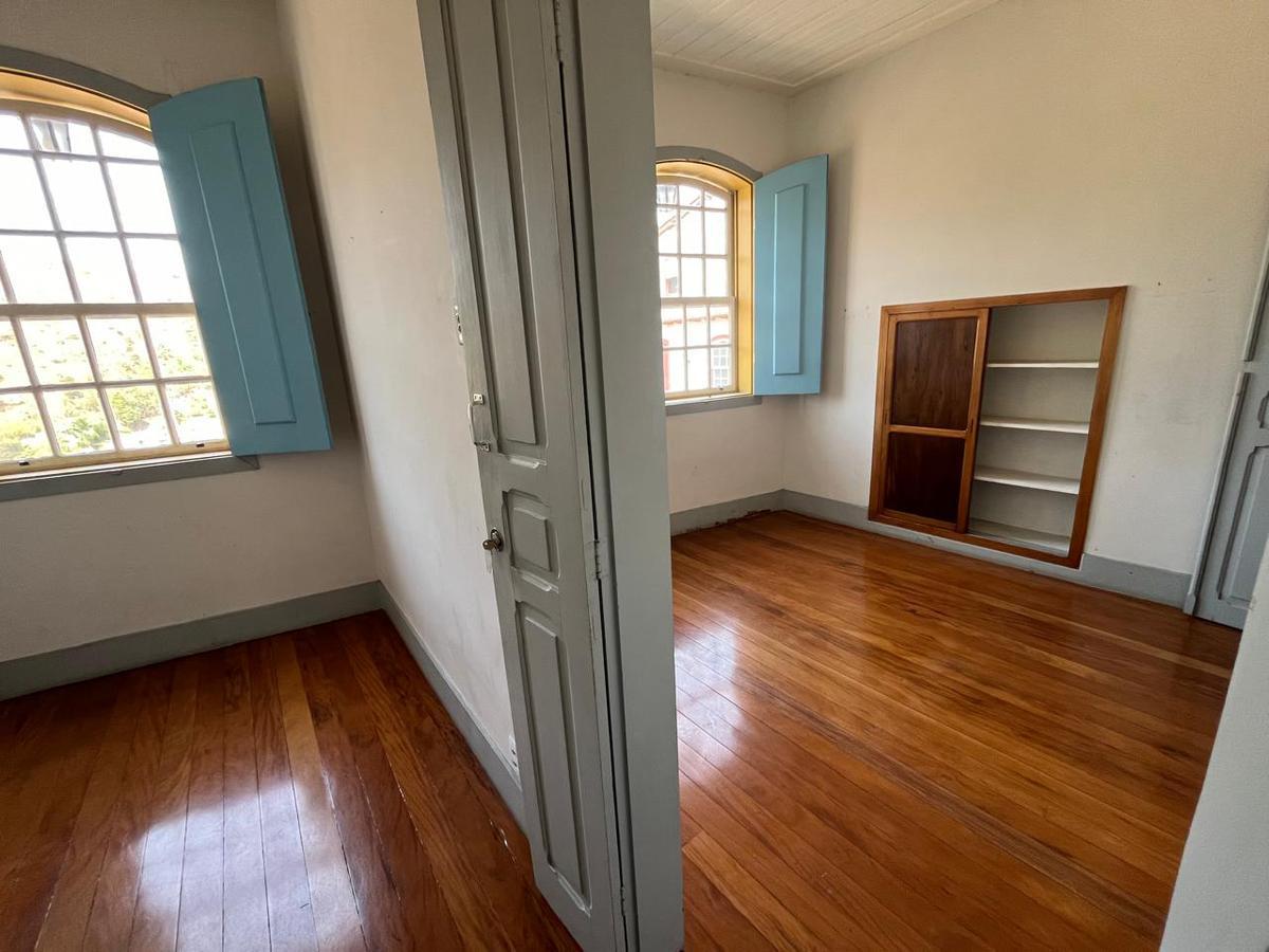 Casa, Centro, 5 Quartos, 0 Vaga, 1 Suíte