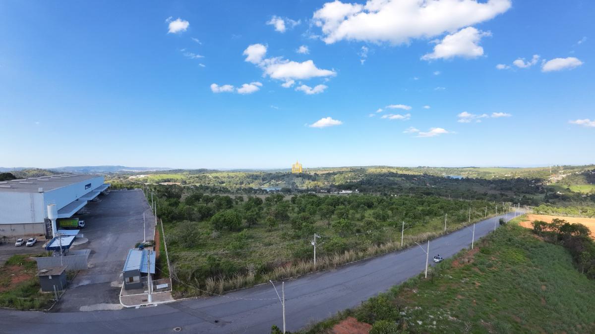 Galpão, Universitário, 0 Quarto, 0 Vaga